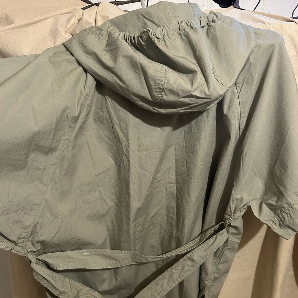 NWT! Loft light jacket with hoodie - Picture 3 of 9